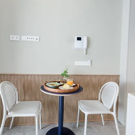 Aspasios Bonjardim Appartement *